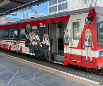 Tρένα και άνιμε: Kashima Rinkai Railway KiHa 6000 και Girls und Panzer